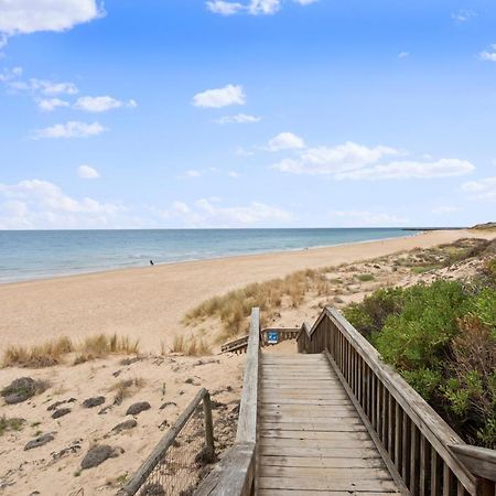 Beachside Escape On The Esplanade Christies Beach المظهر الخارجي الصورة