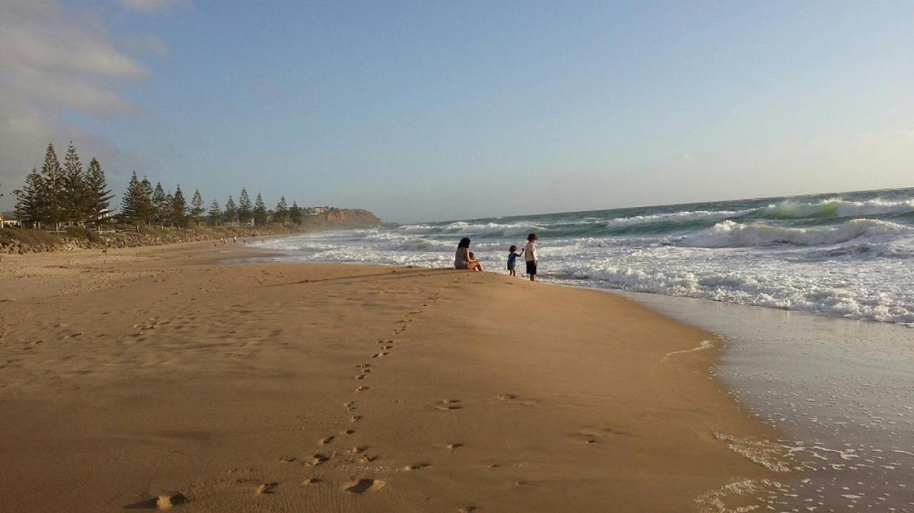 Beachside Escape On The Esplanade Christies Beach المظهر الخارجي الصورة